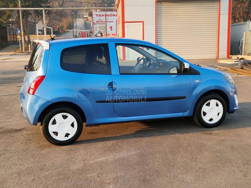 Renault Twingo 1.5 dci T0P STANjE