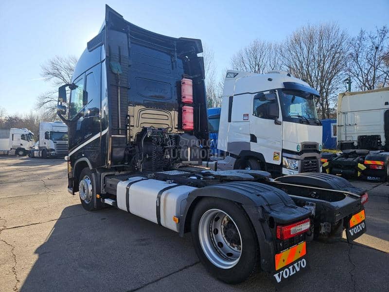 Volvo FH 500 Mega, I Park