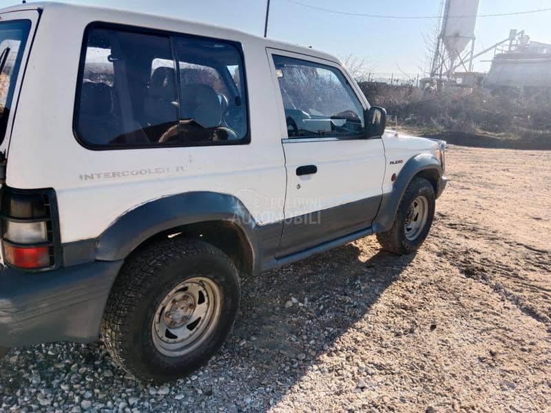 Mitsubishi Pajero 2477