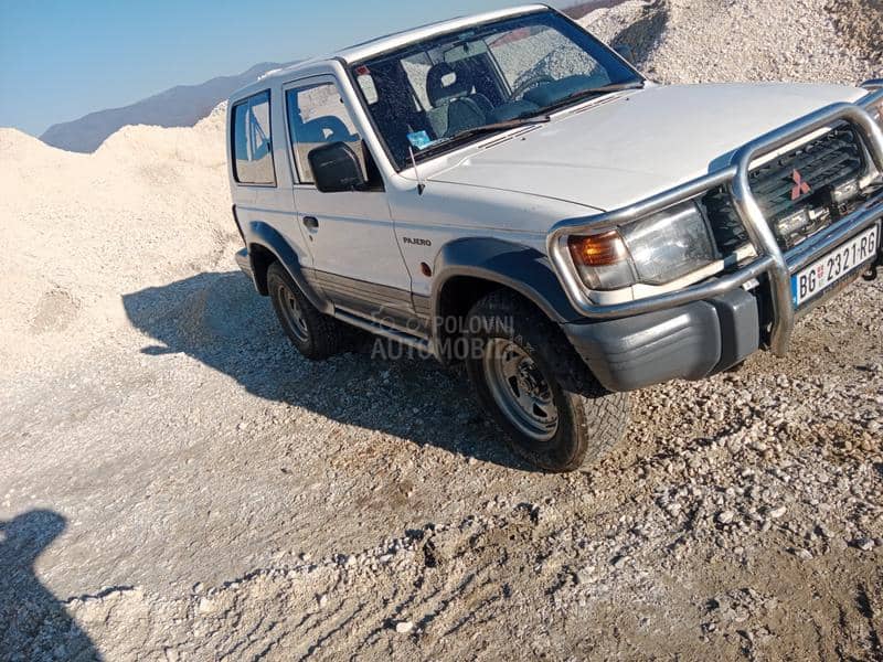 Mitsubishi Pajero 2477