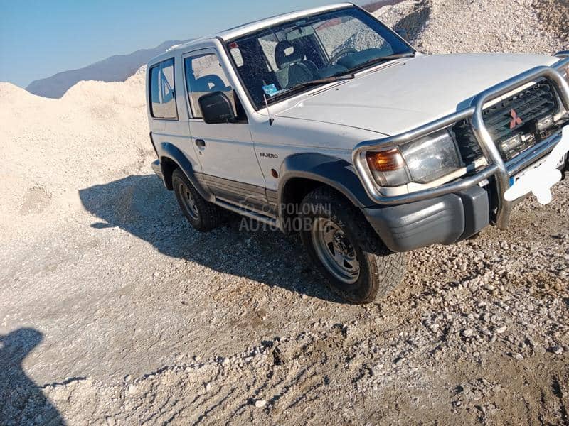 Mitsubishi Pajero 2477