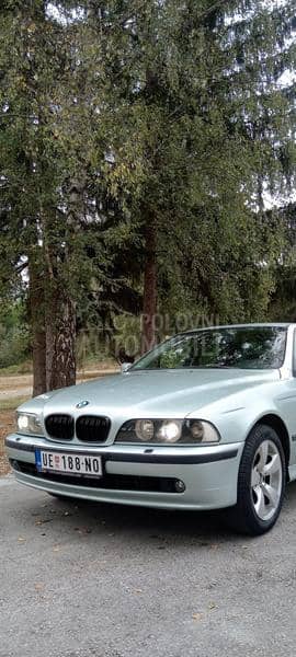 BMW 523 