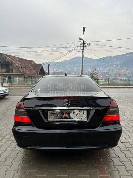 Mercedes Benz E 200 