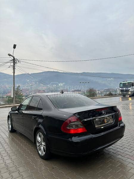 Mercedes Benz E 200 