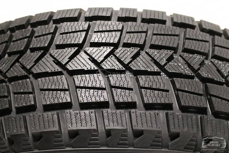 Tourador 235/55 R19 Zimska