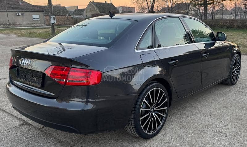 Audi A4 2.0 TDI SLINE NOV