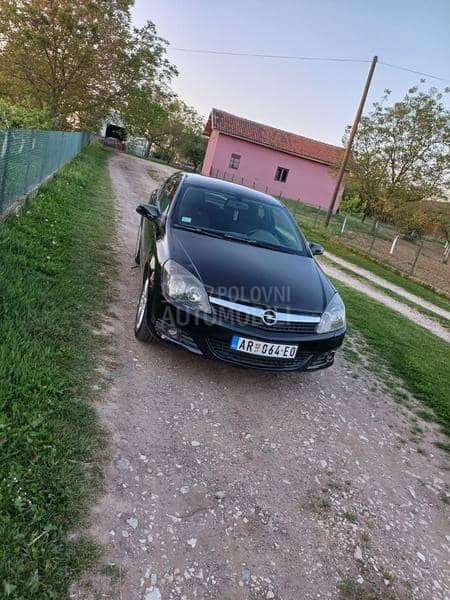 Opel Astra H 1.7 GTC