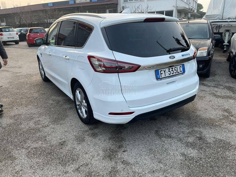 Ford S-Max 