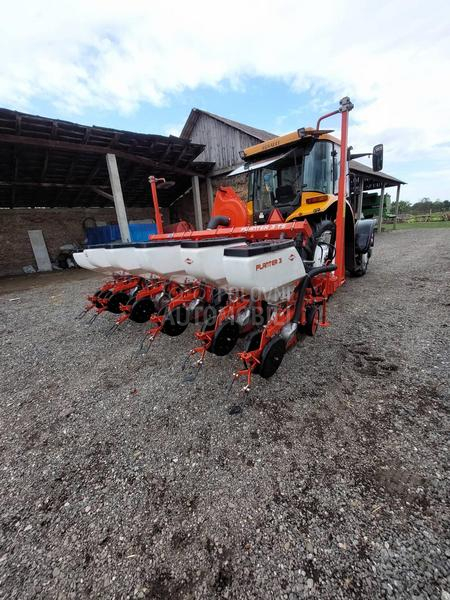 Kuhn nova153 h posejala