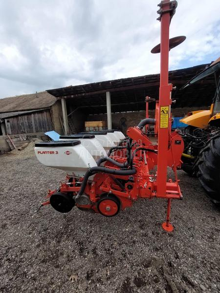 Kuhn nova153 h posejala