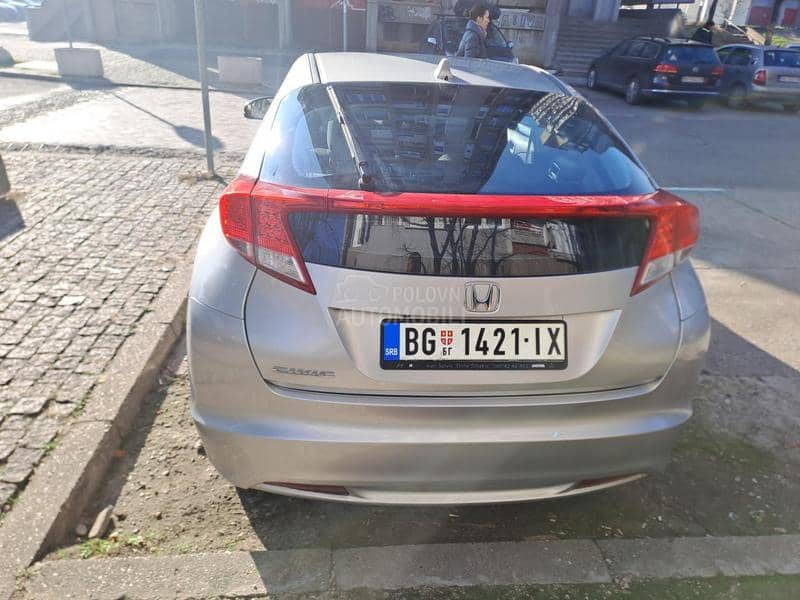 Honda Civic 1.8 i-vtec Sport