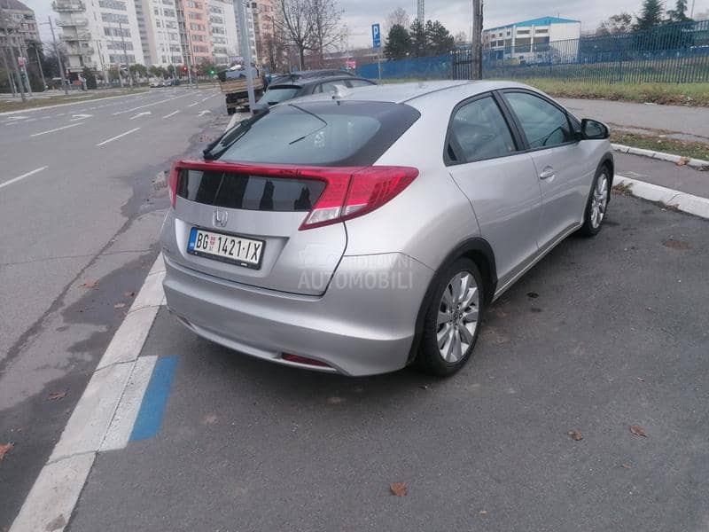 Honda Civic 1.8 i-vtec Sport