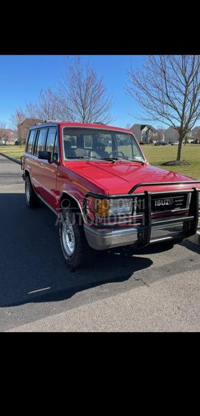 Isuzu Trooper 