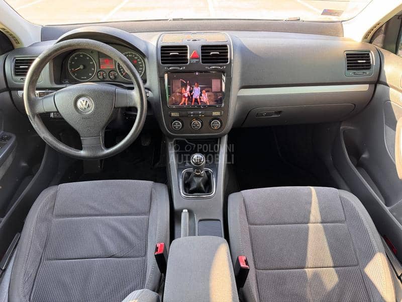 Volkswagen Golf 5 1.6