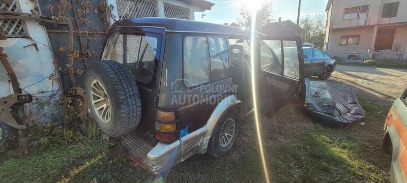 Mitsubishi Pajero 2.5