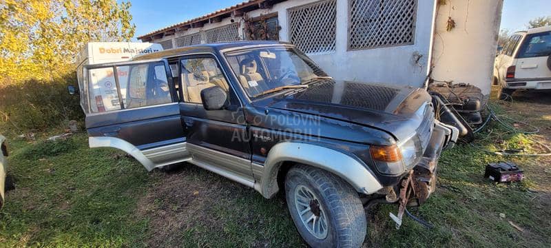 Mitsubishi Pajero 2.5