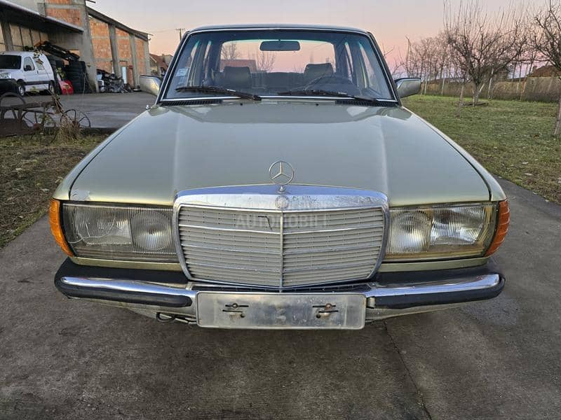 Mercedes Benz W123 240d