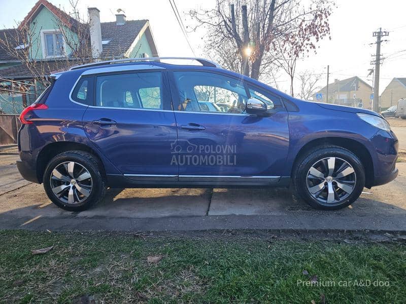 Peugeot 2008 1.2THP ALLURE