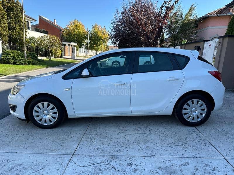 Opel Astra J 1.7CDTI ACTIVE