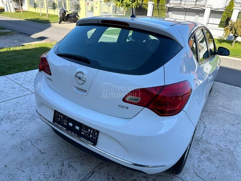 Opel Astra J 1.7CDTI ACTIVE