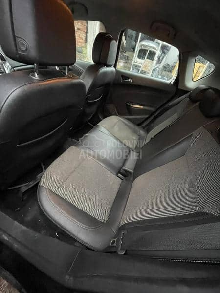 Opel Astra J 1.7cdt 2011. god. -  kompletan auto u delovima