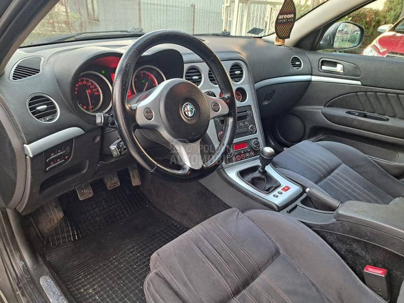 Alfa Romeo 159 1.9 JTDm  8v