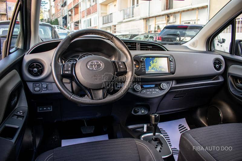 Toyota Yaris 1.5 Hibrid CAM