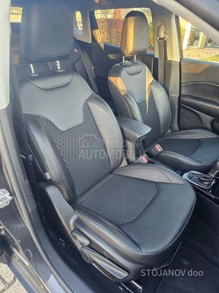 Jeep Compass 1.3 LIMITED