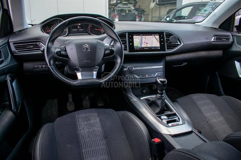 Peugeot 308 1.2 Allure M/T