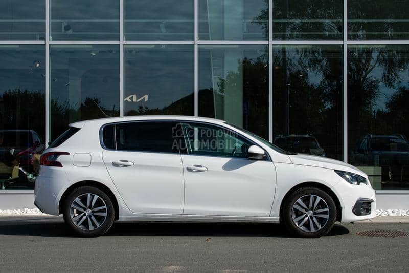 Peugeot 308 1.2 Allure M/T