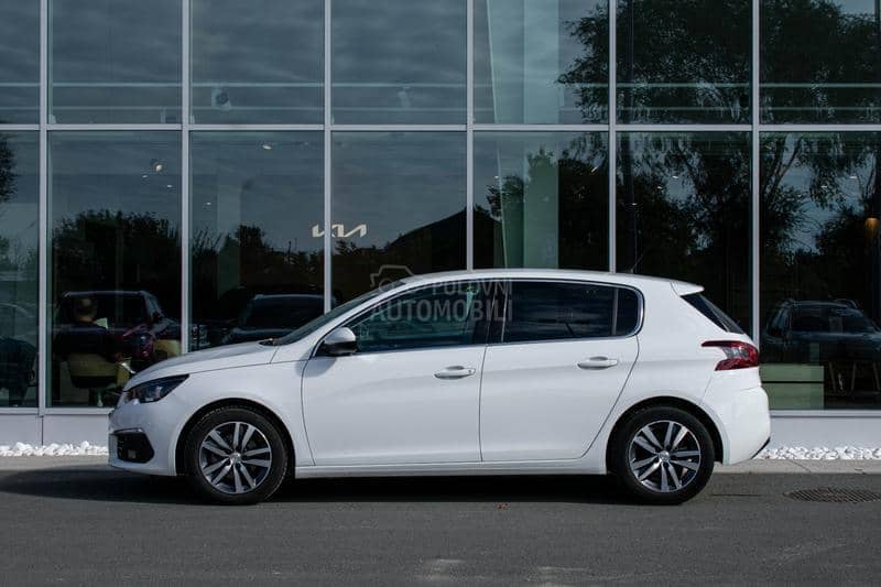 Peugeot 308 1.2 Allure M/T