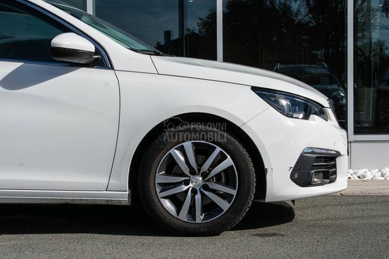 Peugeot 308 1.2 Allure M/T