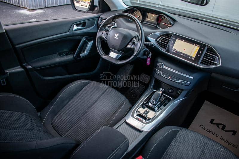 Peugeot 308 1.2 Active A/T