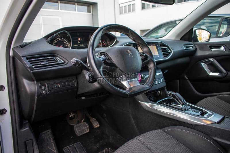 Peugeot 308 1.2 Active A/T