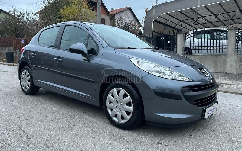 Peugeot 207 1.4 B. IZUZEETAN