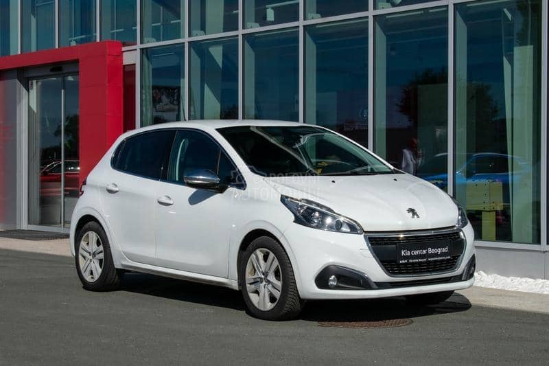 Peugeot 208 1.2 Allure B. M/T