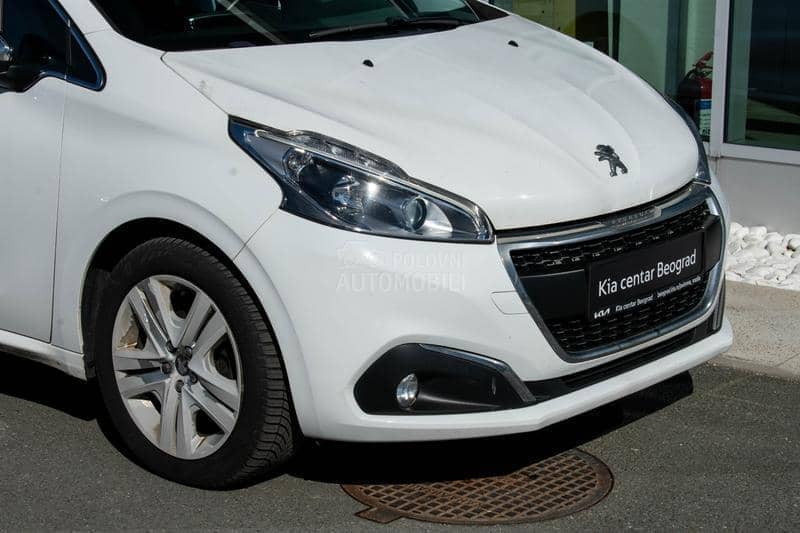 Peugeot 208 1.2 Allure B. M/T