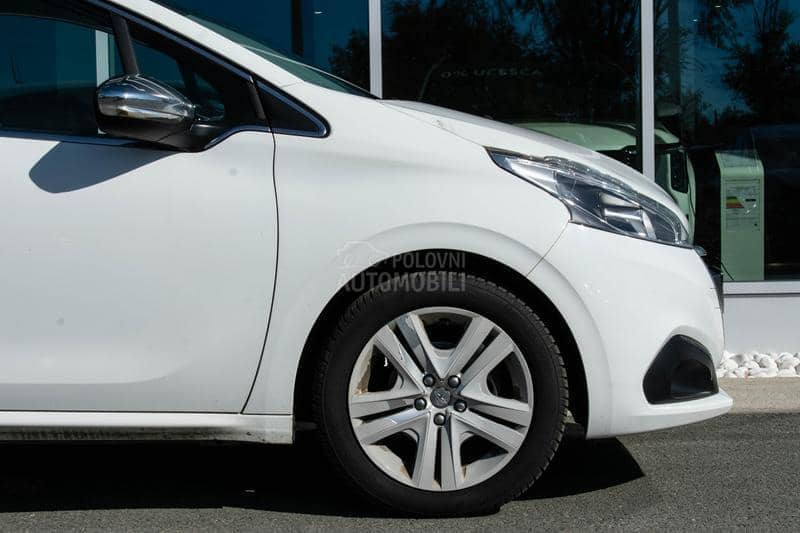 Peugeot 208 1.2 Allure B. M/T