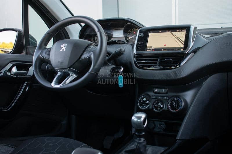 Peugeot 2008 1.2  Active M/T