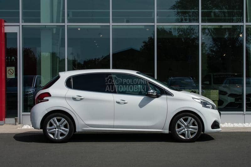 Peugeot 208 1.2 Allure M/T