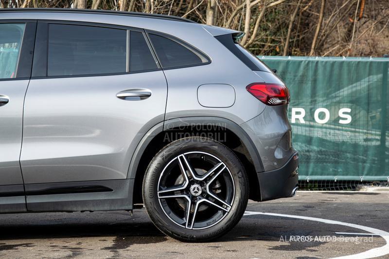 Mercedes Benz GLA 180 