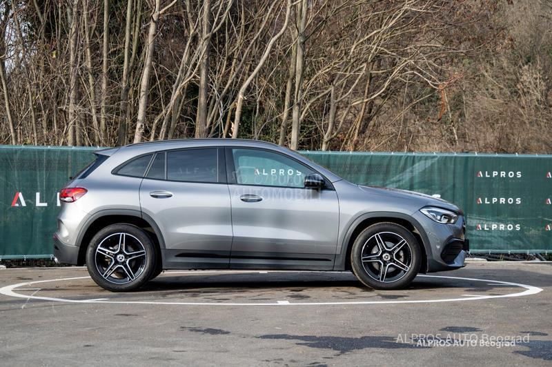 Mercedes Benz GLA 180 