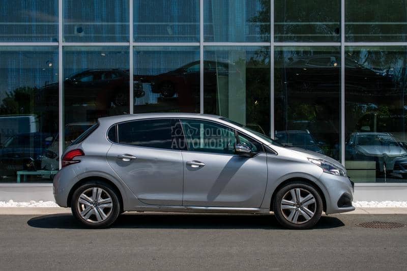 Peugeot 208 1.2 Allure M/T