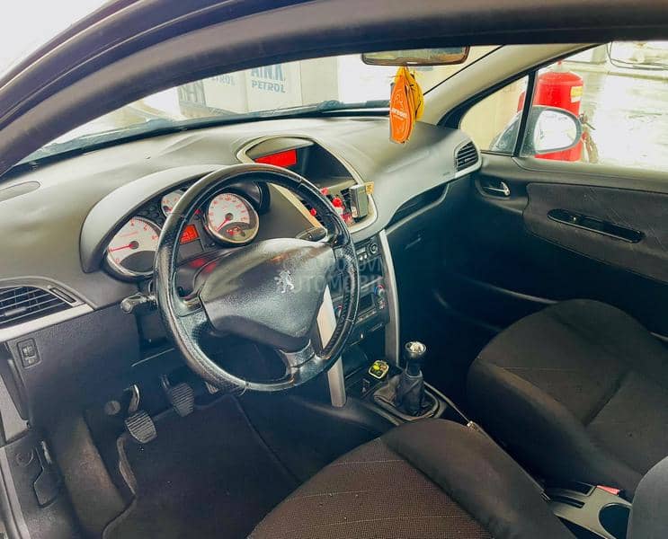 Peugeot 207 1.4