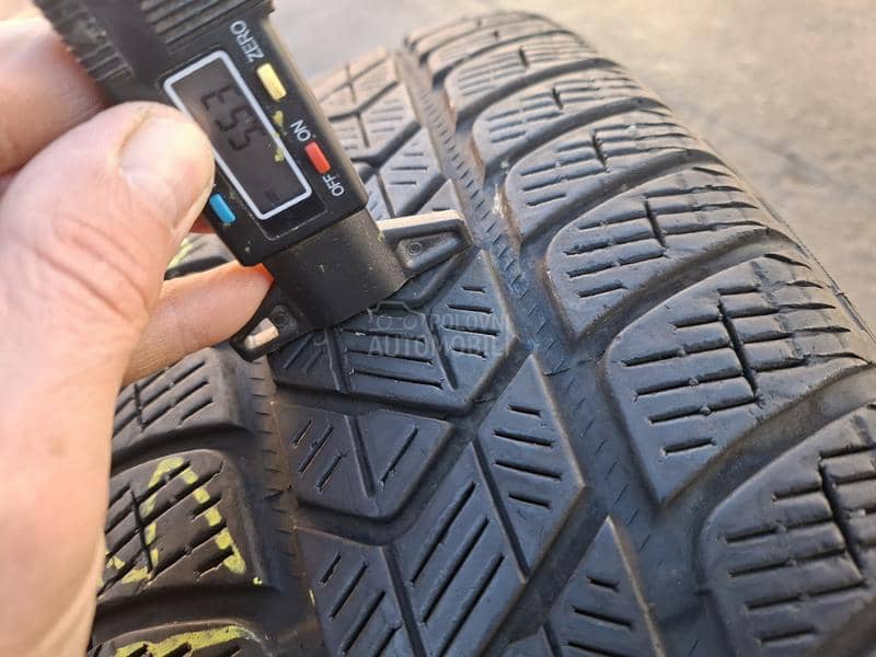 Pirelli 215/60 R17 Zimska
