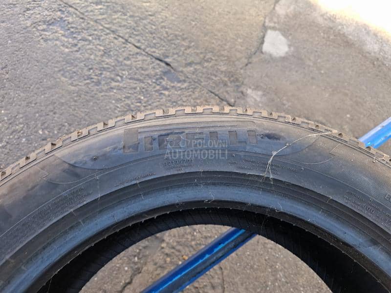 Pirelli 215/60 R17 Zimska