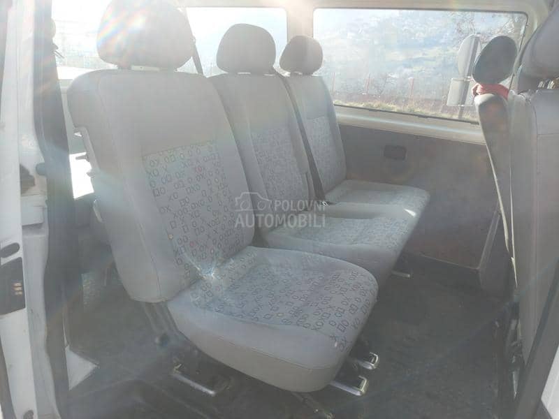 Volkswagen Transporter T5 1.9 TDI