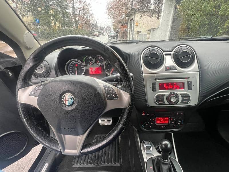 Alfa Romeo MiTo auto