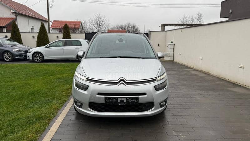 Citroen C4 Grand Picasso virtual F1 pano