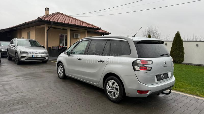 Citroen C4 Grand Picasso virtual F1 pano